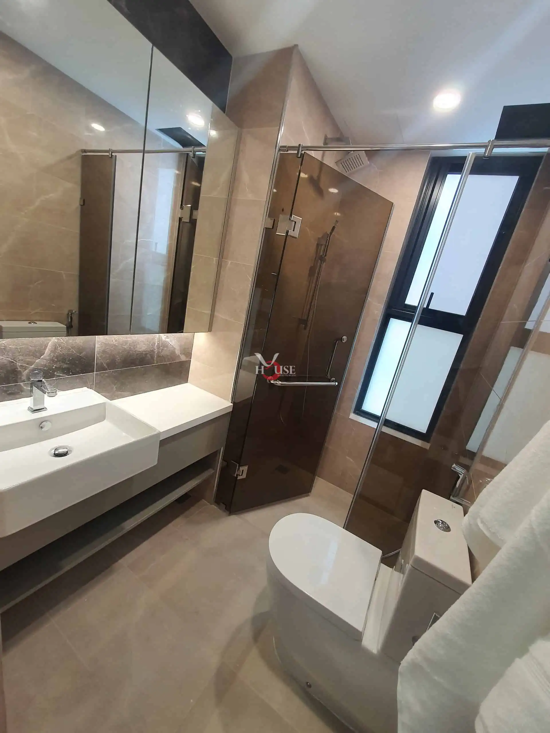 9b3b2118fa2753bb600701bcbc03d402