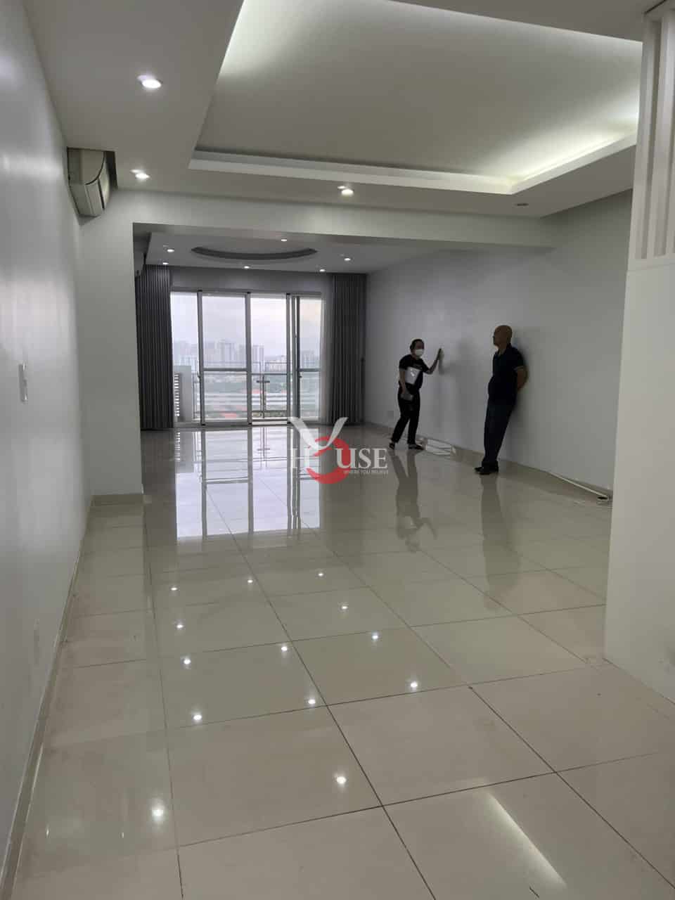 Riverpark Residence For Rent 3 BR Basic Furniture High Floor V